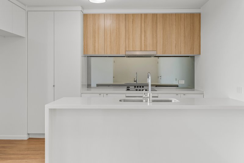 Photo - 1406/65 Varsity Parade, Varsity Lakes QLD 4227 - Image 4