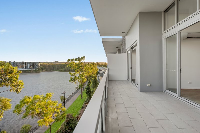 Photo - 1406/65 Varsity Parade, Varsity Lakes QLD 4227 - Image 13