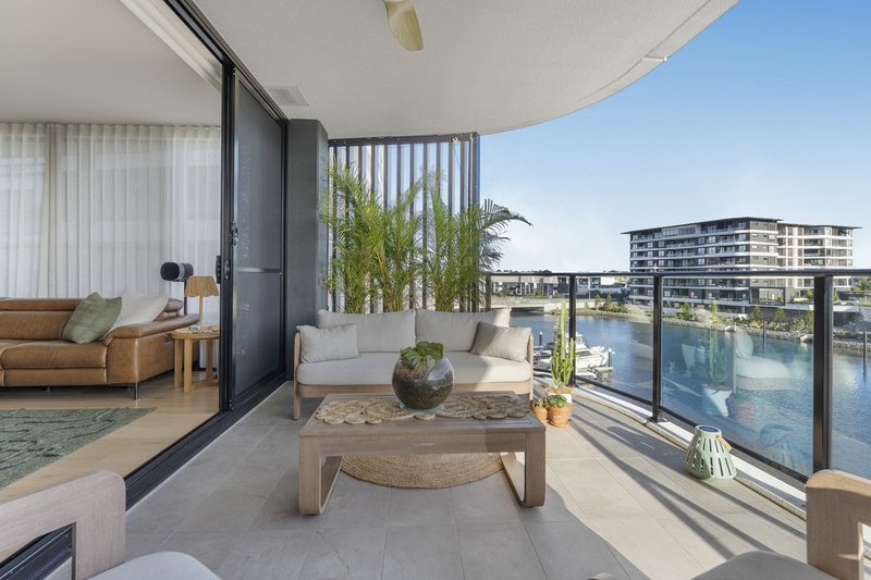 Photo - 1407/10 Sickle Avenue, Hope Island QLD 4212 - Image 22