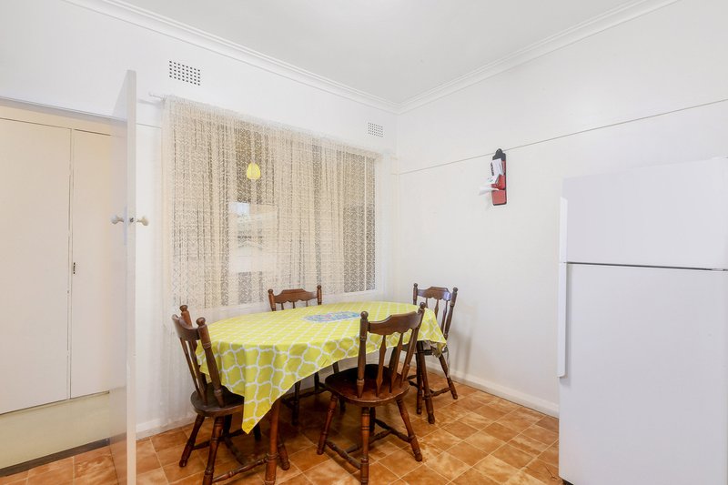 Photo - 141 Acacia Avenue, Greenacre NSW 2190 - Image 5