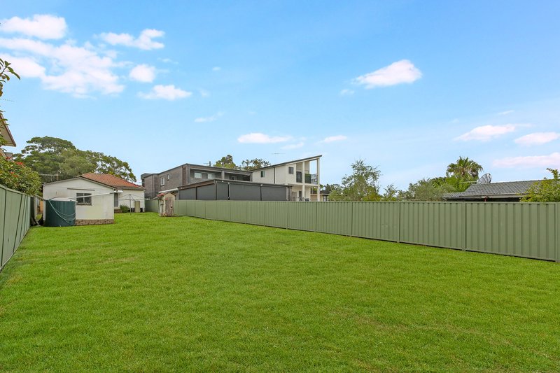 Photo - 141 Acacia Avenue, Greenacre NSW 2190 - Image 9