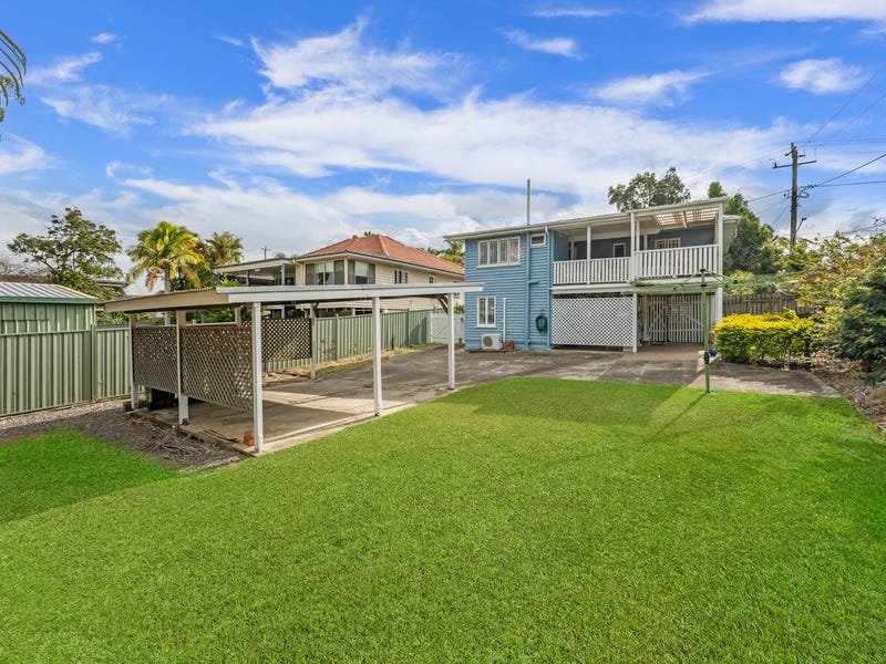 Photo - 141 Bilsen Road, Wavell Heights QLD 4012 - Image 3