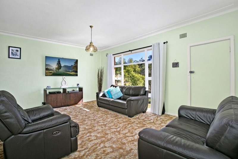 Photo - 141 Campbell Parade, Manly Vale NSW 2093 - Image 3