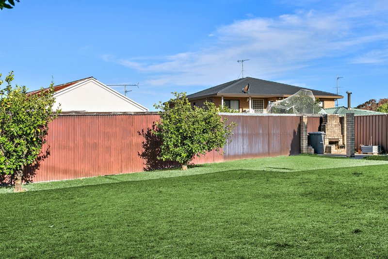 Photo - 141 Captain Cook Drive, Barrack Heights NSW 2528 - Image 8