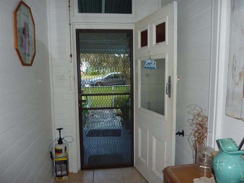 Photo - 141 Cornwall Street, Taree NSW 2430 - Image 2