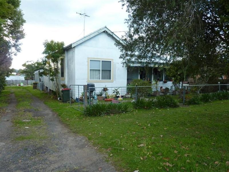 Photo - 141 Cornwall Street, Taree NSW 2430 - Image 11