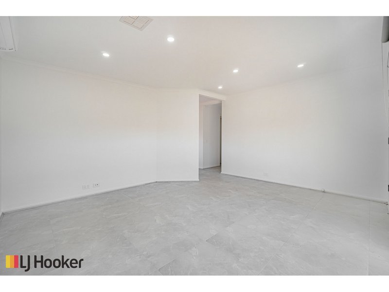 Photo - 1/41 Dorchester Street, Craigieburn VIC 3064 - Image 5