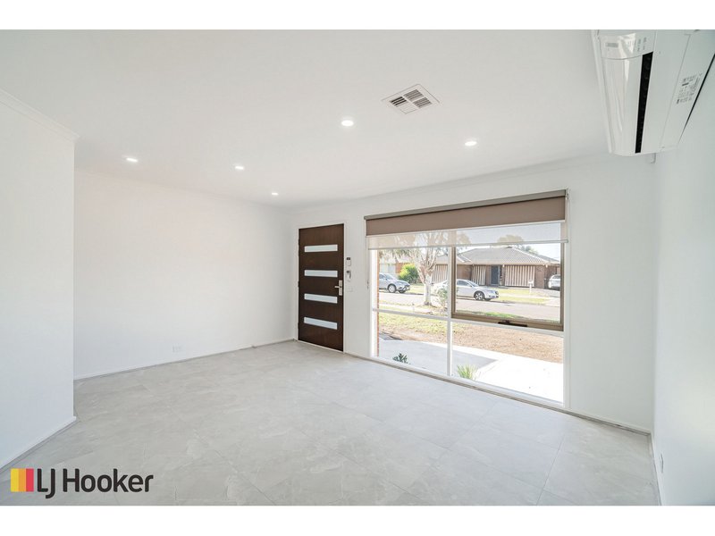 Photo - 1/41 Dorchester Street, Craigieburn VIC 3064 - Image 6