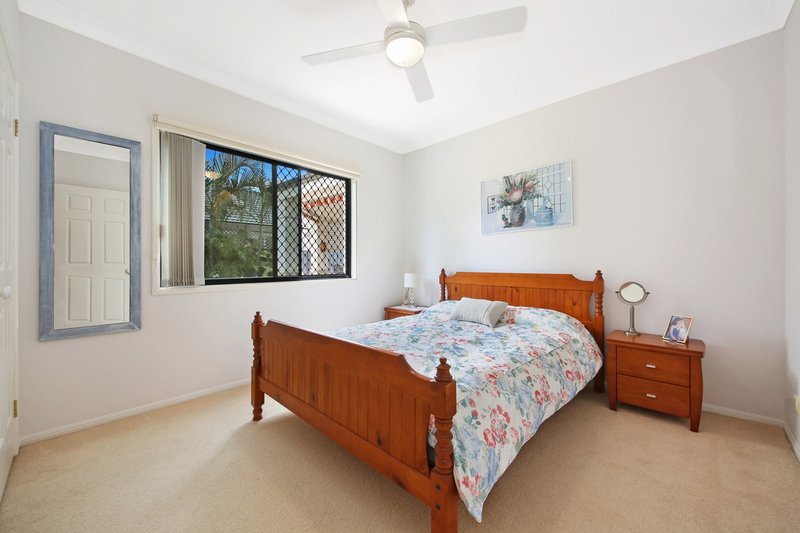 Photo - 141 Dunlin Drive, Burleigh Waters QLD 4220 - Image 16