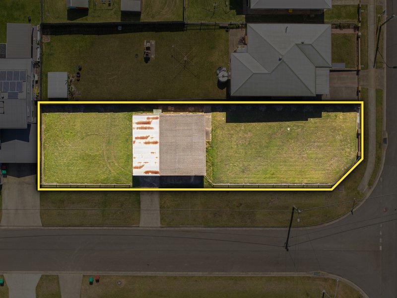 Photo - 141 Elizabeth Avenue, Clontarf QLD 4019 - Image 2