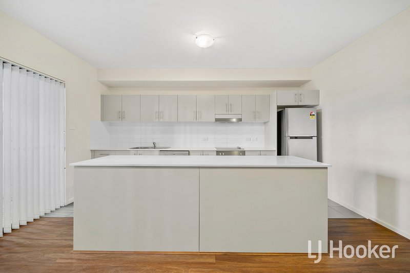 Photo - 14/1 Gungahlin Place, Gungahlin ACT 2912 - Image 5