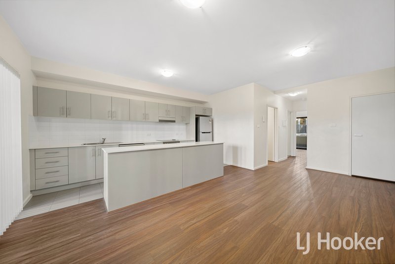 Photo - 14/1 Gungahlin Place, Gungahlin ACT 2912 - Image 6