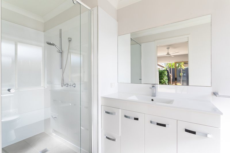 Photo - 141 Harrier Drive, Burleigh Waters QLD 4220 - Image 7