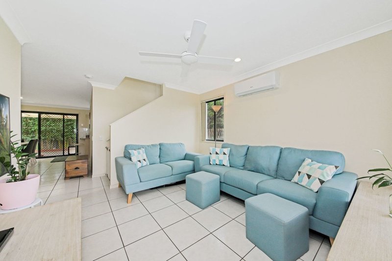 Photo - 14/1 Hervey Street, Pacific Pines QLD 4211 - Image 3