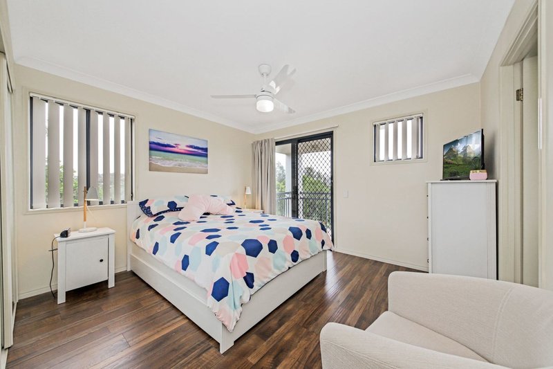 Photo - 14/1 Hervey Street, Pacific Pines QLD 4211 - Image 15