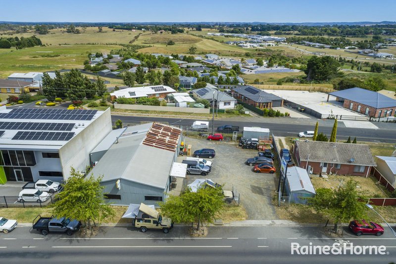 Photo - 141 High Street, Kyneton VIC 3444 - Image 5