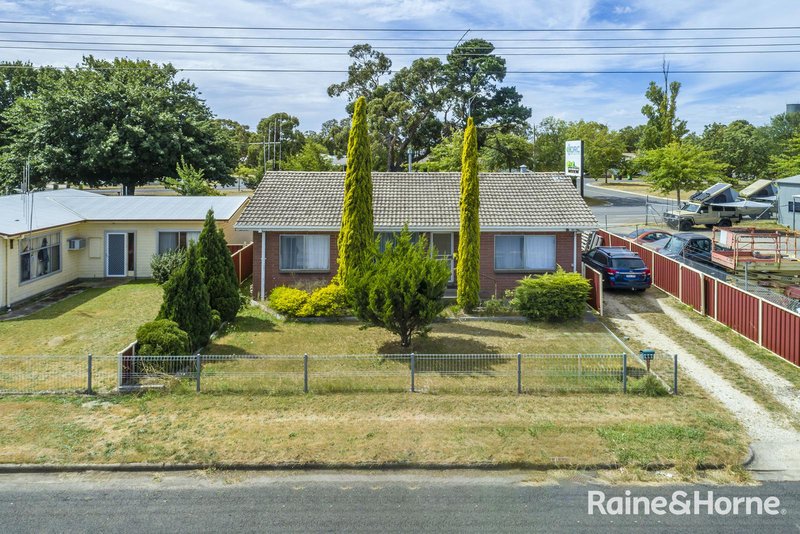 Photo - 141 High Street, Kyneton VIC 3444 - Image 13