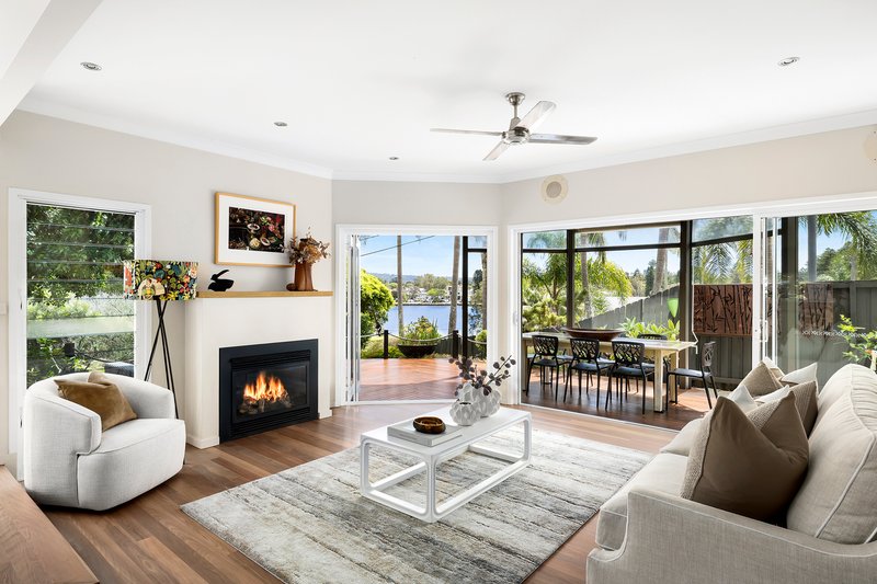Photo - 141 Lagoon Street, Narrabeen NSW 2101 - Image 2