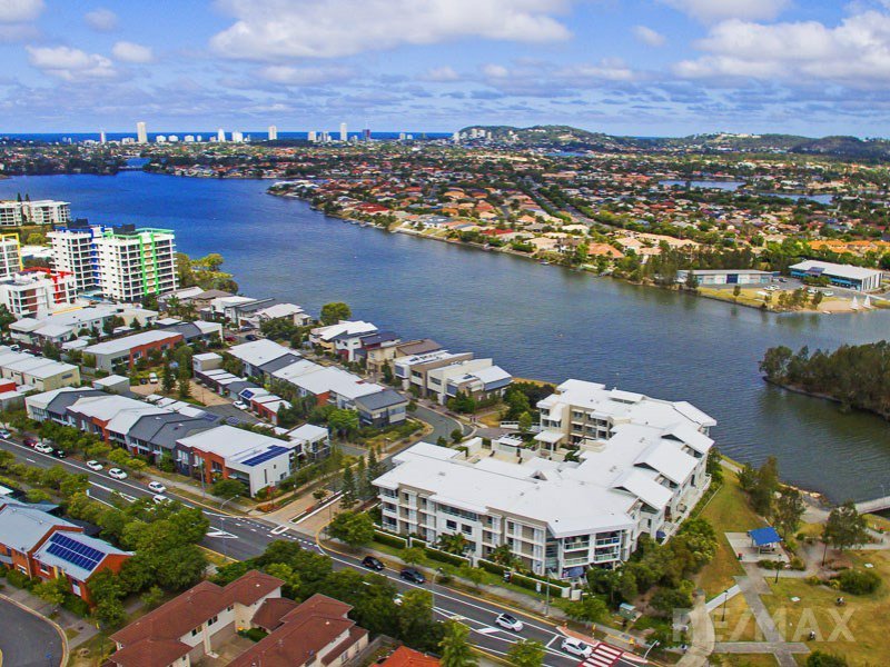 Photo - 14/1 Lakefront Cresent , Varsity Lakes QLD 4227 - Image 12