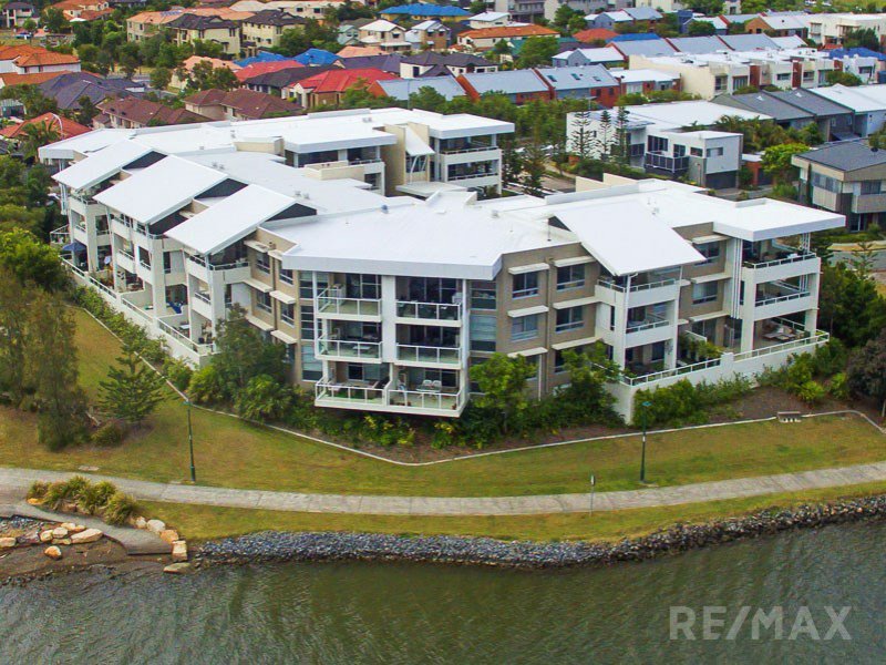 Photo - 14/1 Lakefront Cresent , Varsity Lakes QLD 4227 - Image 13