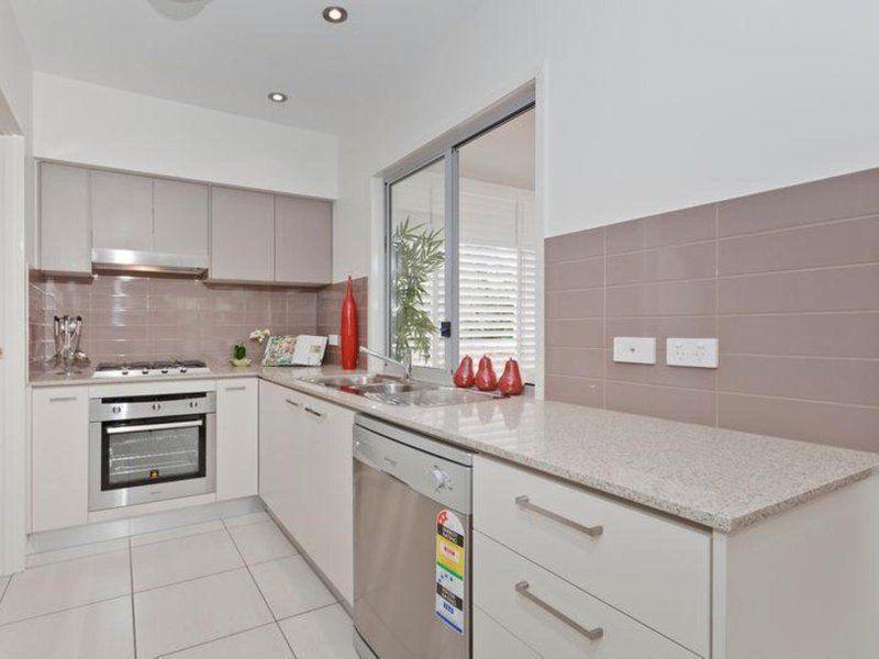 Photo - 1/41 Livingstone Street, Yeerongpilly QLD 4105 - Image 2