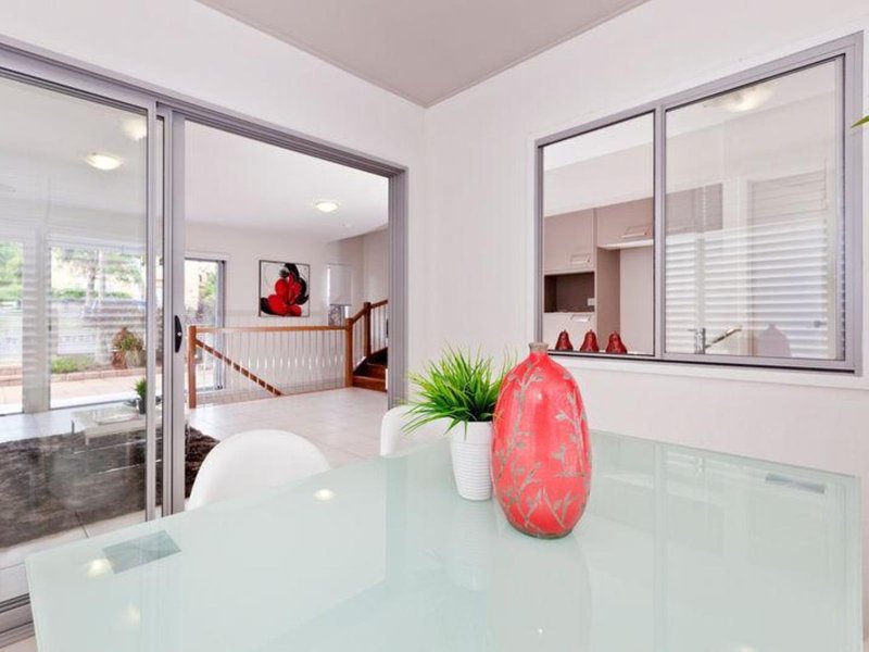 Photo - 1/41 Livingstone Street, Yeerongpilly QLD 4105 - Image 10