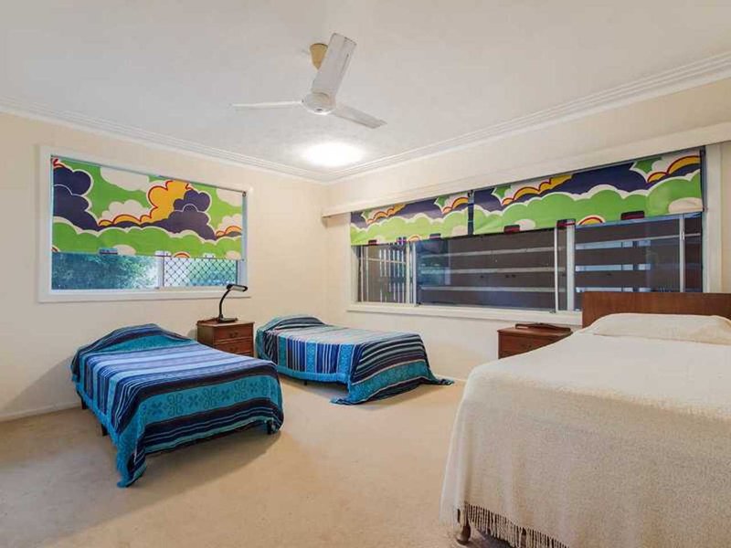 Photo - 141 Monaco Street, Broadbeach Waters QLD 4218 - Image 11