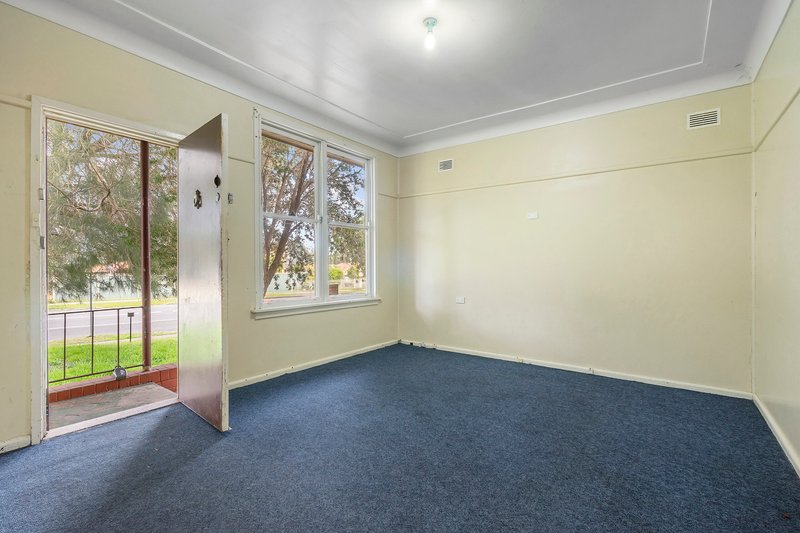 Photo - 141 Northcott Road, Lalor Park NSW 2147 - Image 3