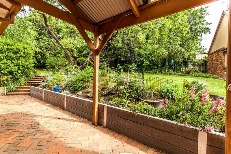 Photo - 141 Pembroke Road, Mooroolbark VIC 3138 - Image 14