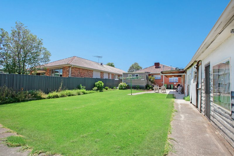 Photo - 141 Purinuan Road, Reservoir VIC 3073 - Image 10