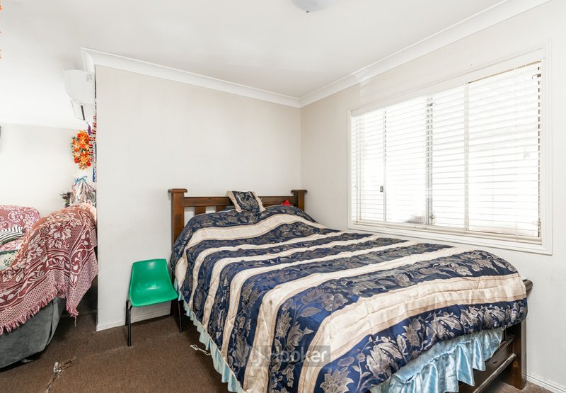 Photo - 141 Short Street, Boronia Heights QLD 4124 - Image 11