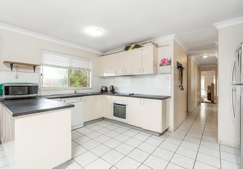 Photo - 141 Short Street, Boronia Heights QLD 4124 - Image 6