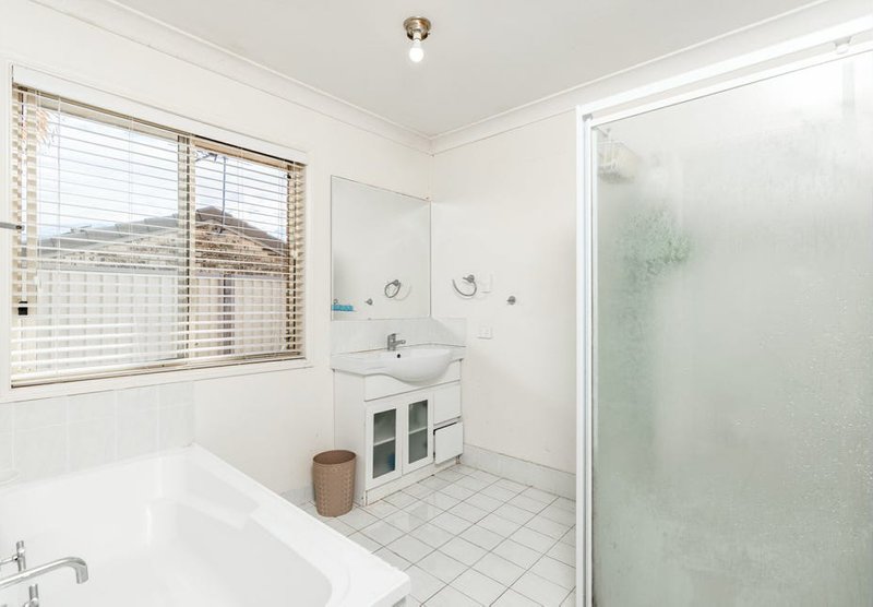 Photo - 141 Short Street, Boronia Heights QLD 4124 - Image 10