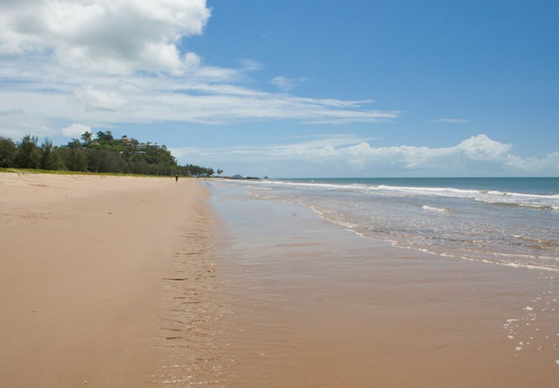 Photo - 1/41 Sims Esplanade, Yorkeys Knob QLD 4878 - Image 12