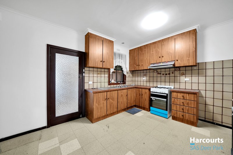 Photo - 141 Station Road, Deer Park VIC 3023 - Image 2
