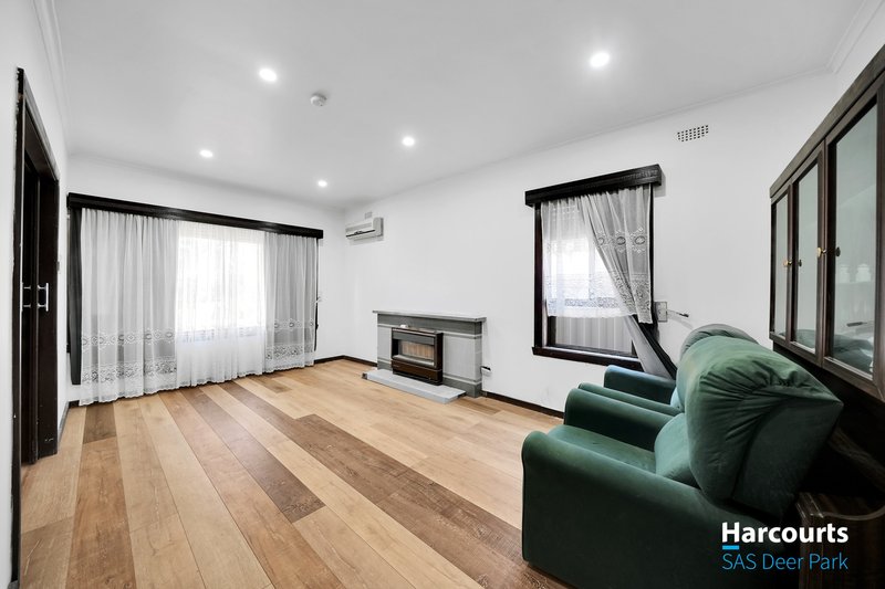 Photo - 141 Station Road, Deer Park VIC 3023 - Image 3