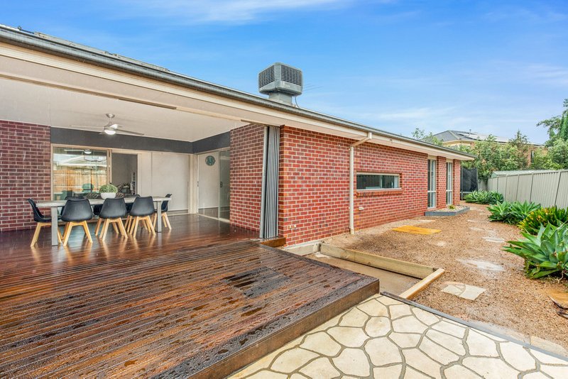 Photo - 141 Thames Boulevard, Tarneit VIC 3029 - Image 11