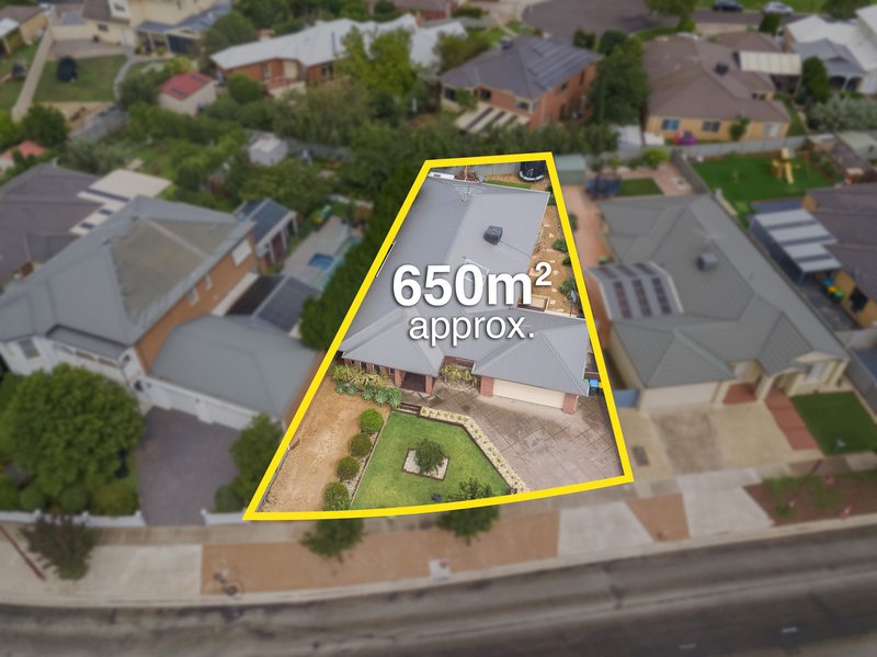 Photo - 141 Thames Boulevard, Tarneit VIC 3029 - Image 13