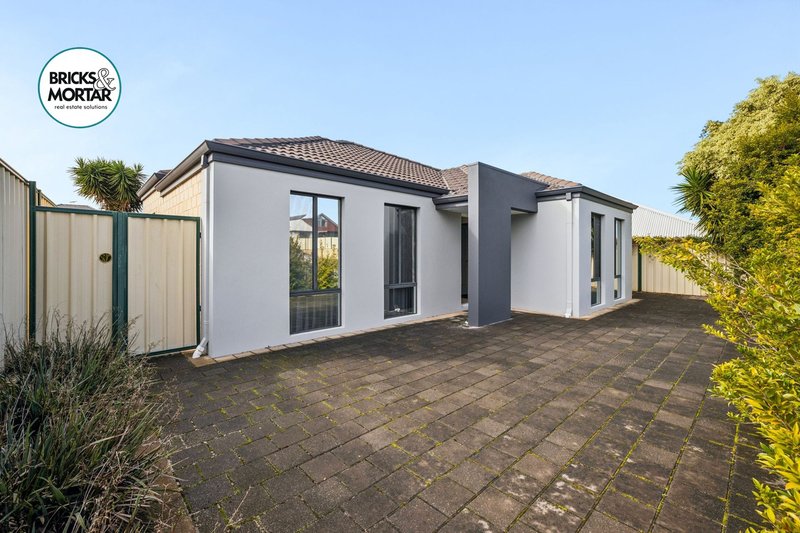 Photo - 141 Wentworth Avenue, Success WA 6164 - Image 2