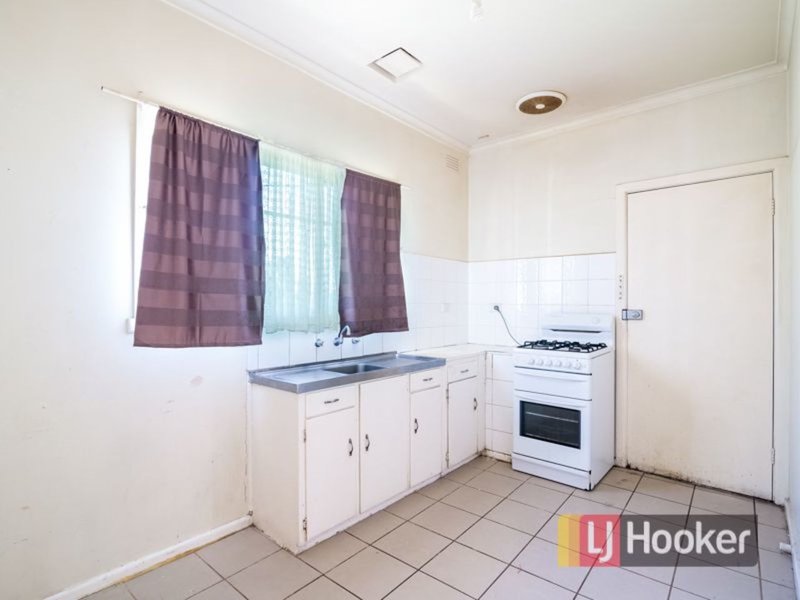 Photo - 1/41 William Avenue, Dandenong VIC 3175 - Image 2