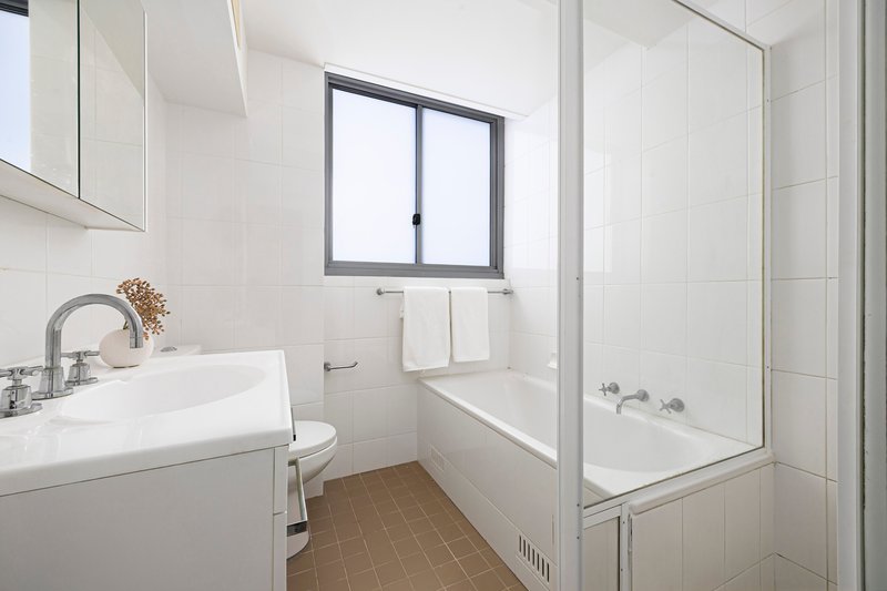 Photo - 14/10-16 Llandaff Street, Bondi Junction NSW 2022 - Image 6