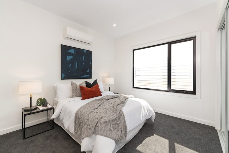 Photo - 14/10 Davies Street, Brunswick VIC 3056 - Image 3