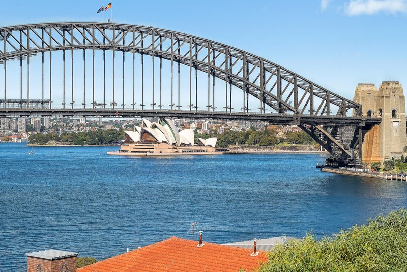 Photo - 14/10 East Crescent Street, Mcmahons Point NSW 2060 - Image 1