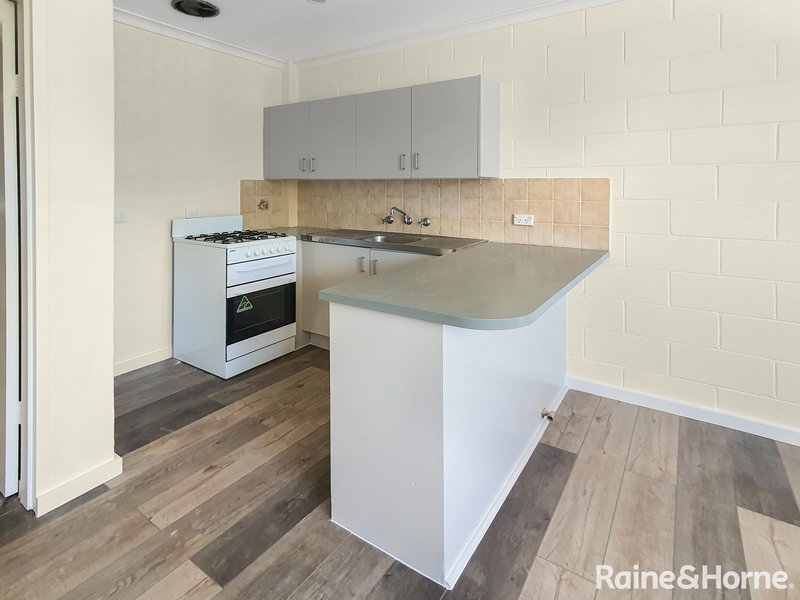 Photo - 14/10 Macquoid Street, Queanbeyan East NSW 2620 - Image 3