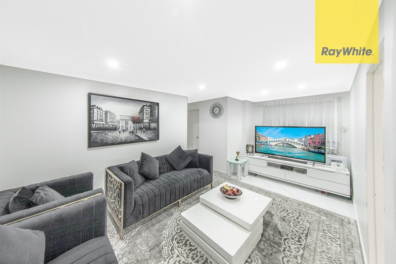 Photo - 14/11-15 Villiers Street, Parramatta NSW 2150 - Image 2