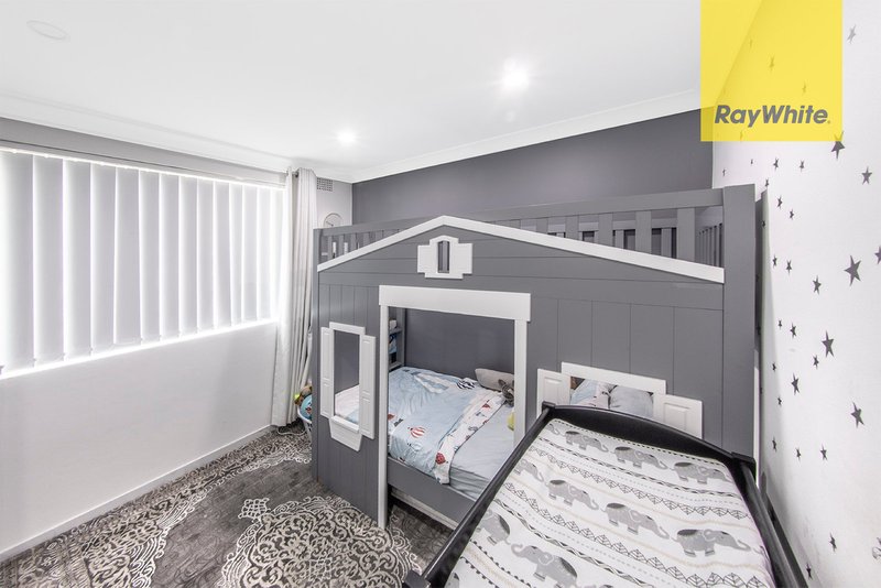 Photo - 14/11-15 Villiers Street, Parramatta NSW 2150 - Image 5