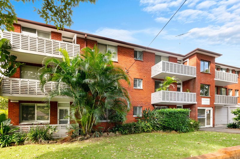 Photo - 14/11 Avon Road, Dee Why NSW 2099 - Image 2