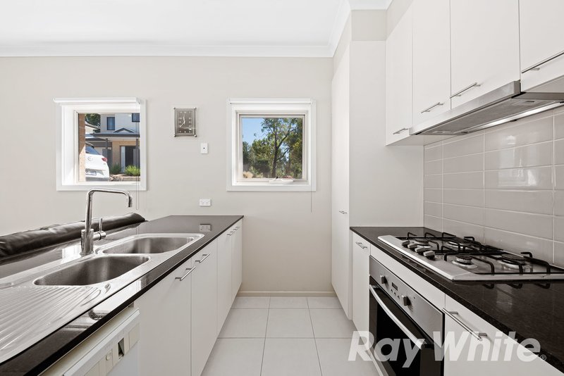 Photo - 14/12 Irvine Street, Mitcham VIC 3132 - Image 2