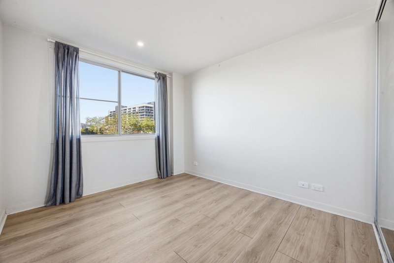 Photo - 14/120 John Gorton Drive, Coombs ACT 2611 - Image 9