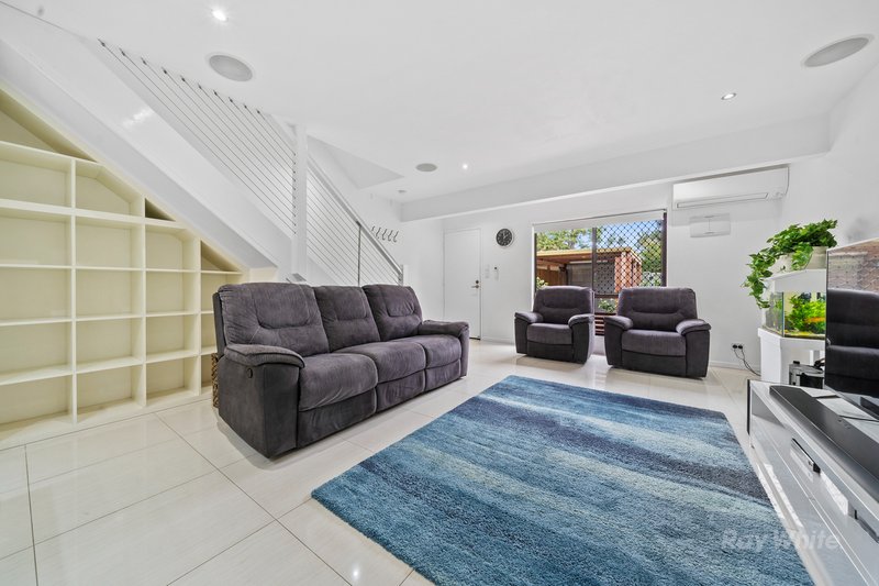 Photo - 14/123-125 Barbaralla Drive, Springwood QLD 4127 - Image 7